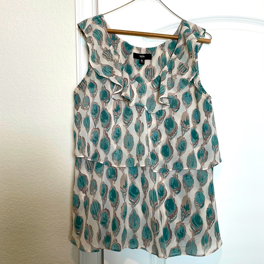 Sleeveless blouse